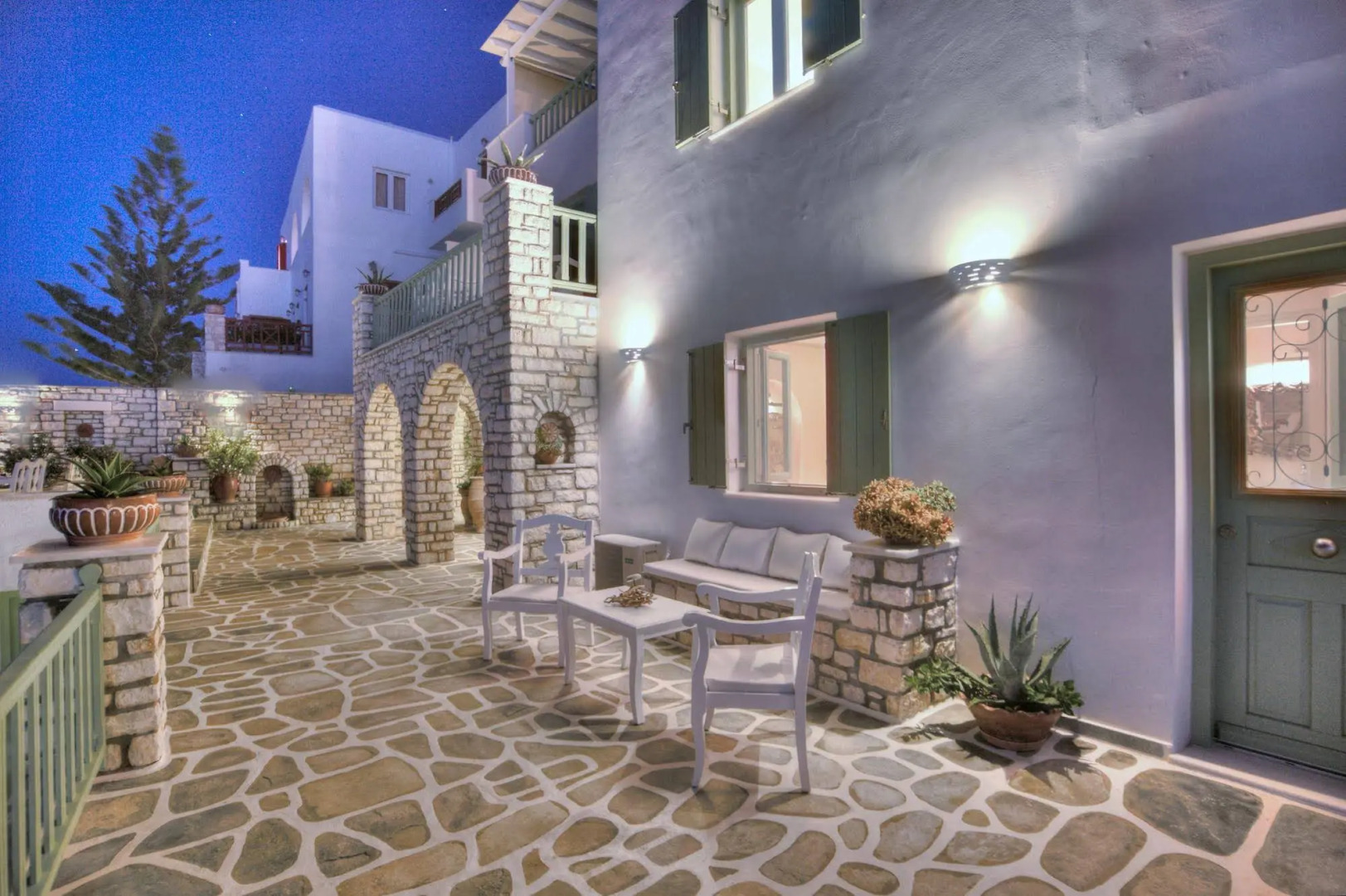 Villa Isabella Studios & Suites