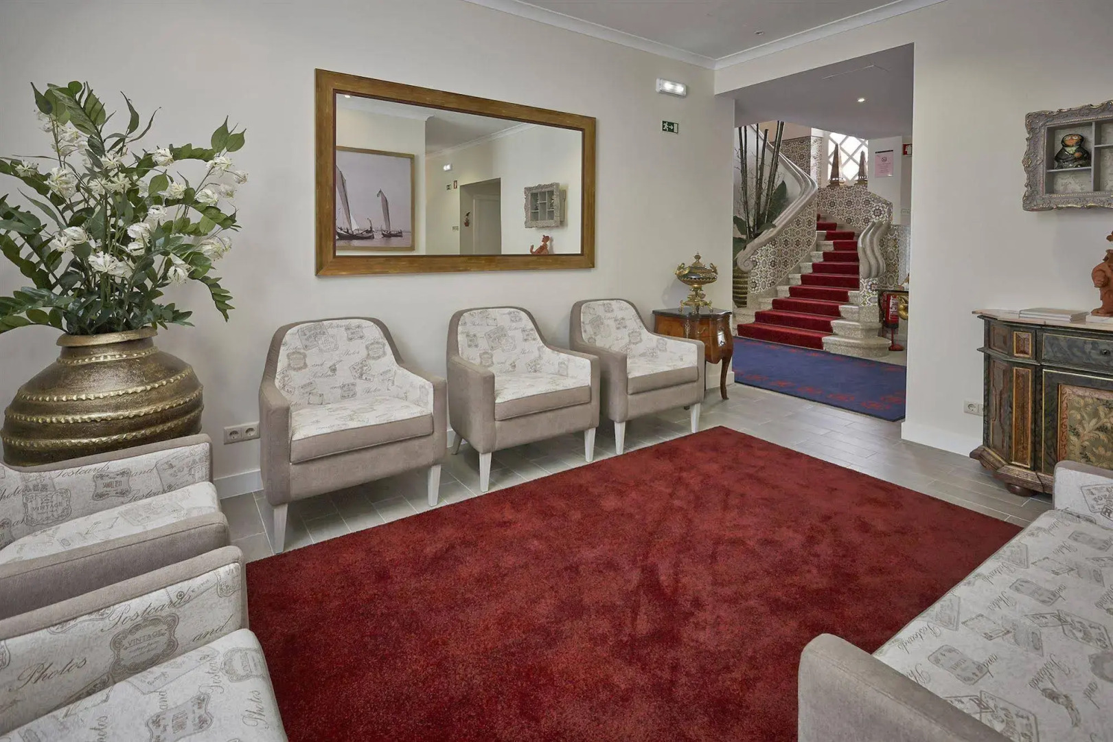 Welcome In - Suites & Hostel