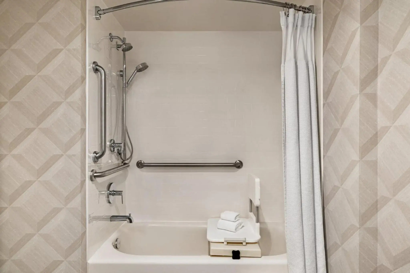 Crowne Plaza Louisville Airport Expo Ctr by IHG