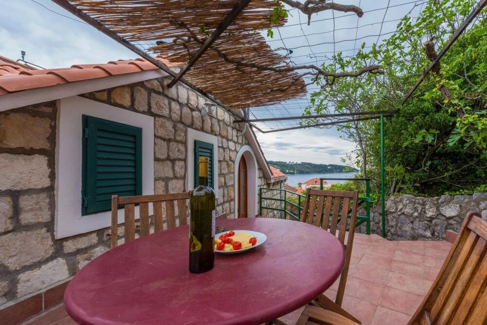 Villa Nisha - Six Bedroom Villa With Terrace and Swimming Pool ID Direct Booker 22773