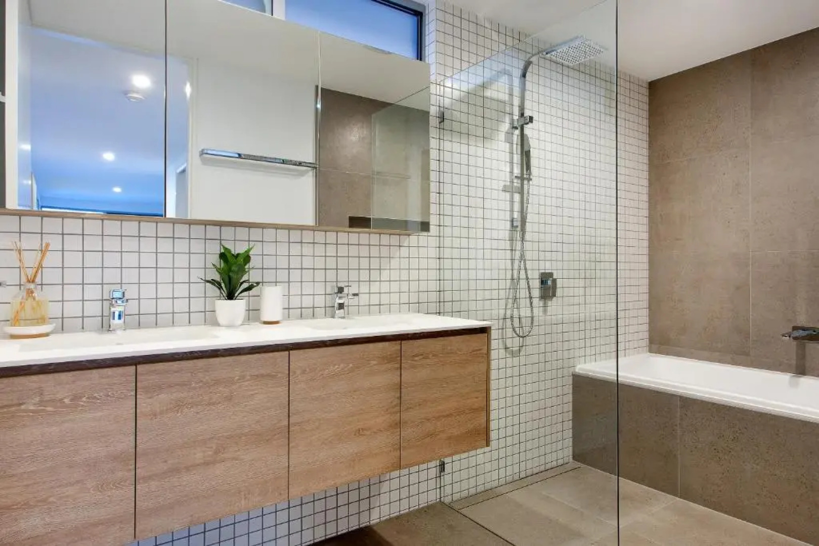 Bluey's Beach House - 5 Bedroom