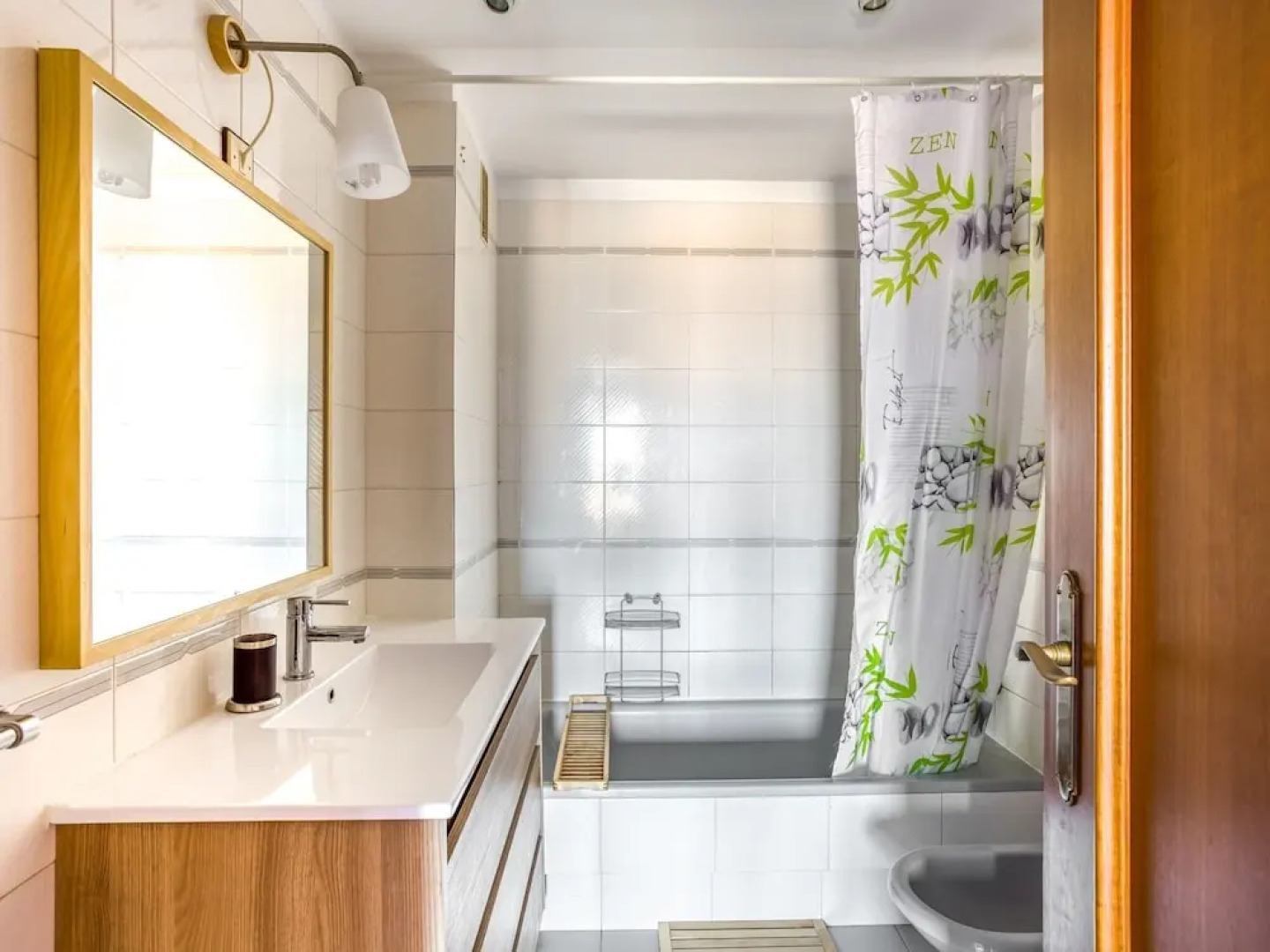 Cheerful Holiday Home in Santa Cruz near Sea Beach