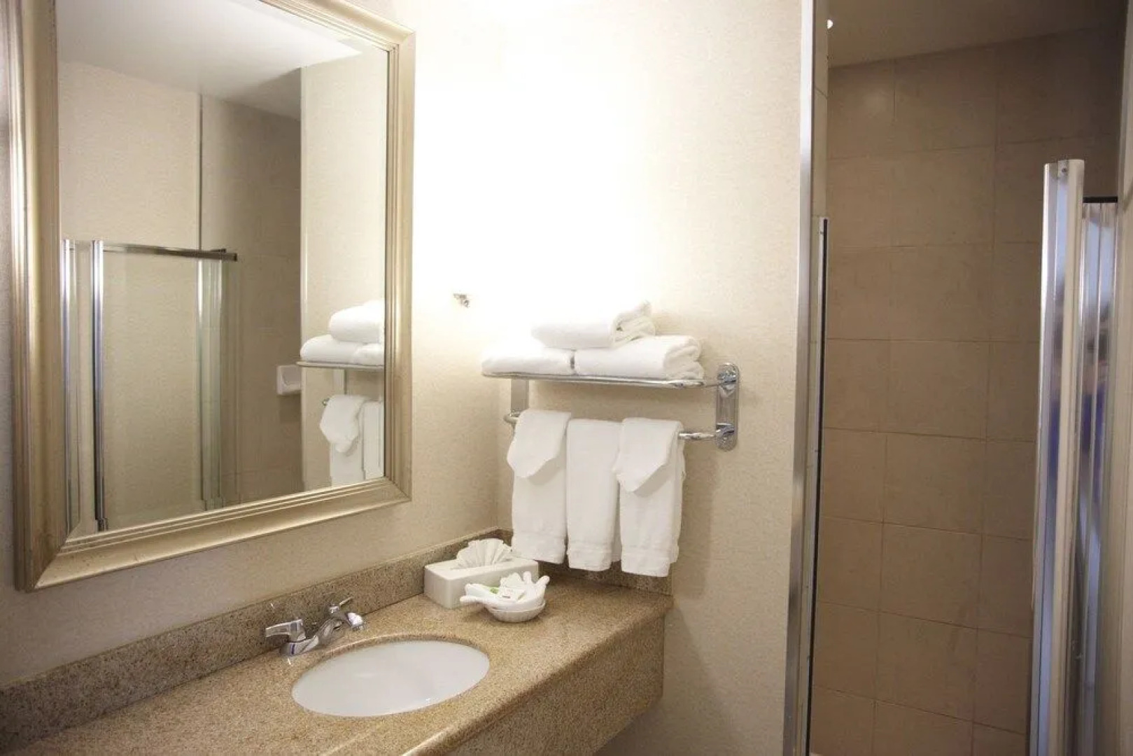 Admiral Inn Mississauga Toronto