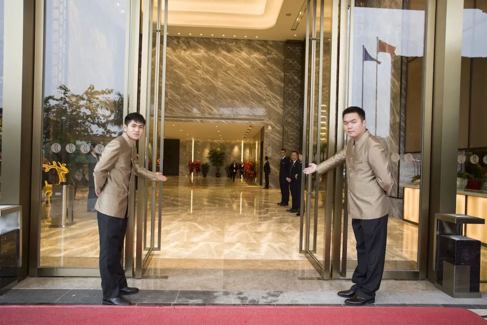 Ramada Plaza Dongxing City Center