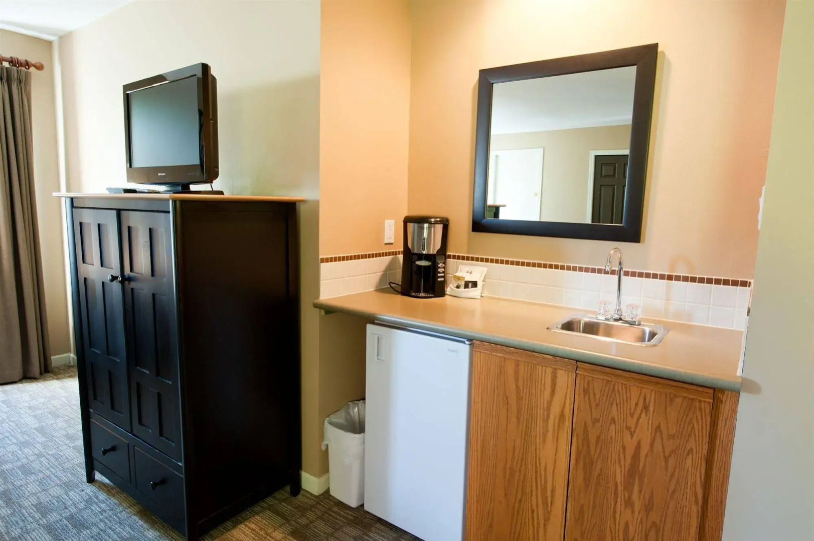 Pacific Shores Resort & Spa