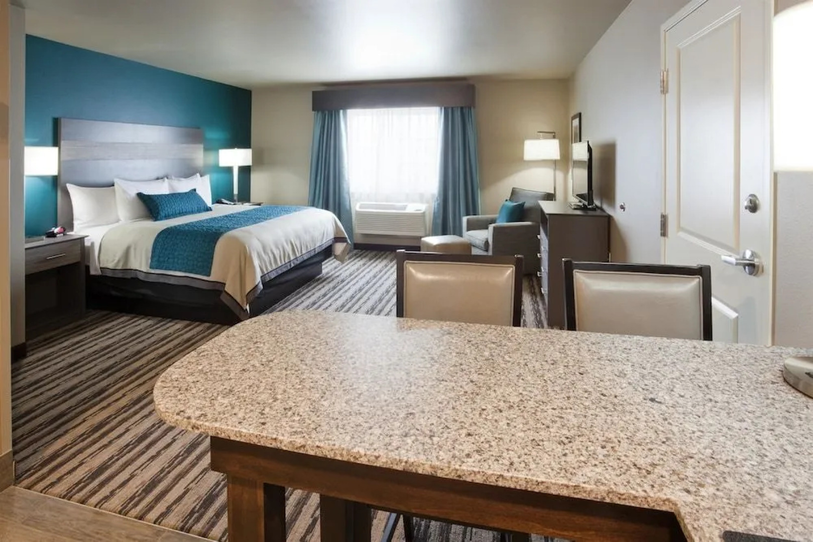 GrandStay Hotel & Suites Valley City