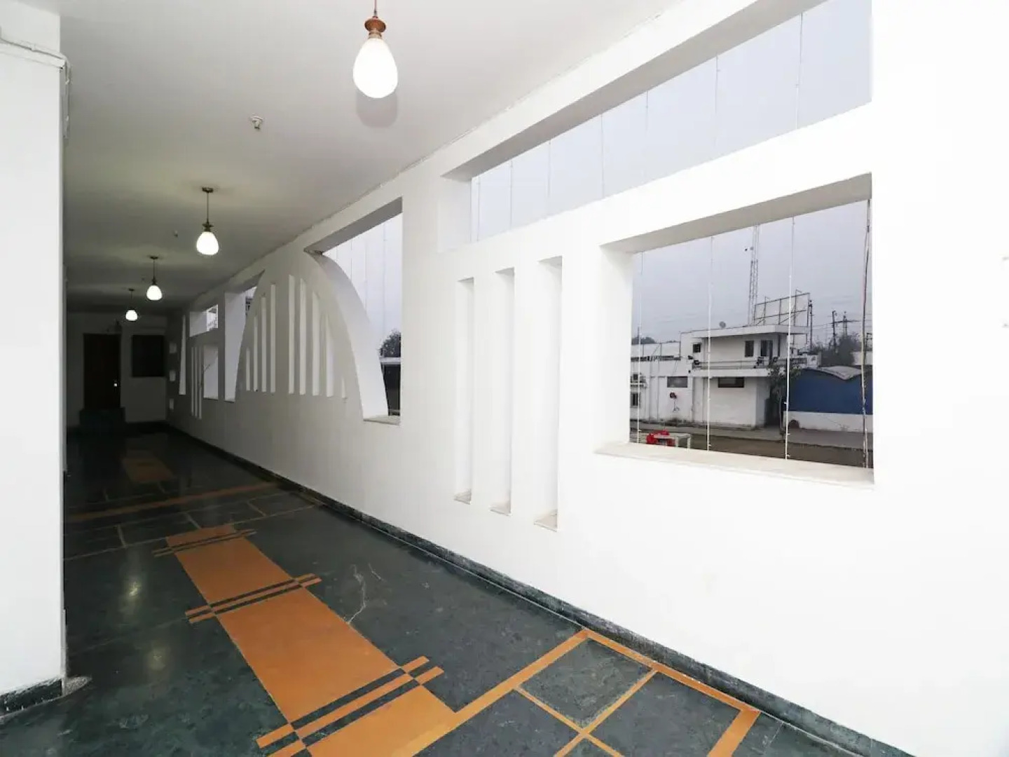 Oyo 15383 Hotel Grand Melrose