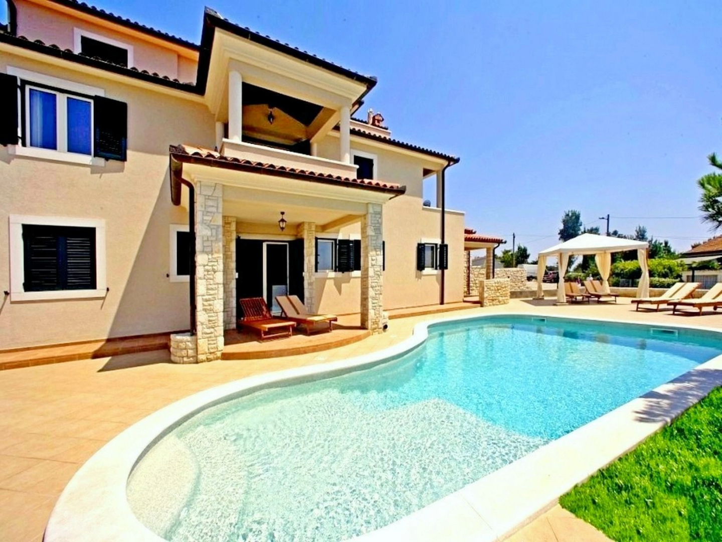 Apartments Salu