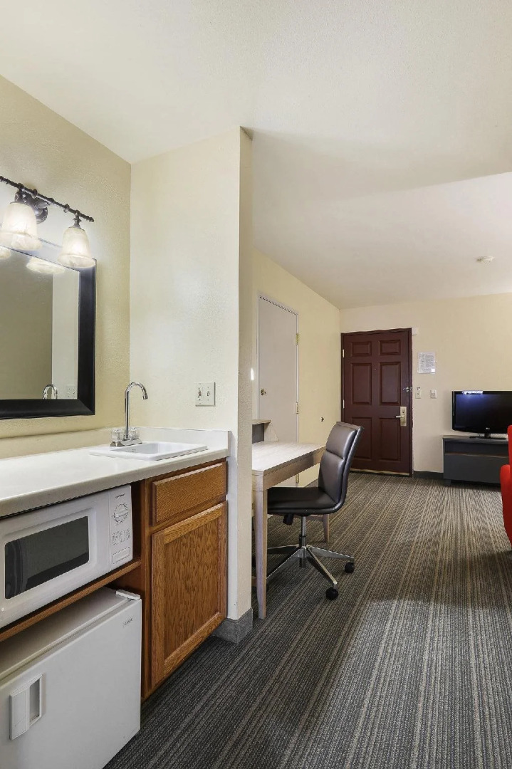 Country Inn & Suites by Radisson, Green Bay, WI