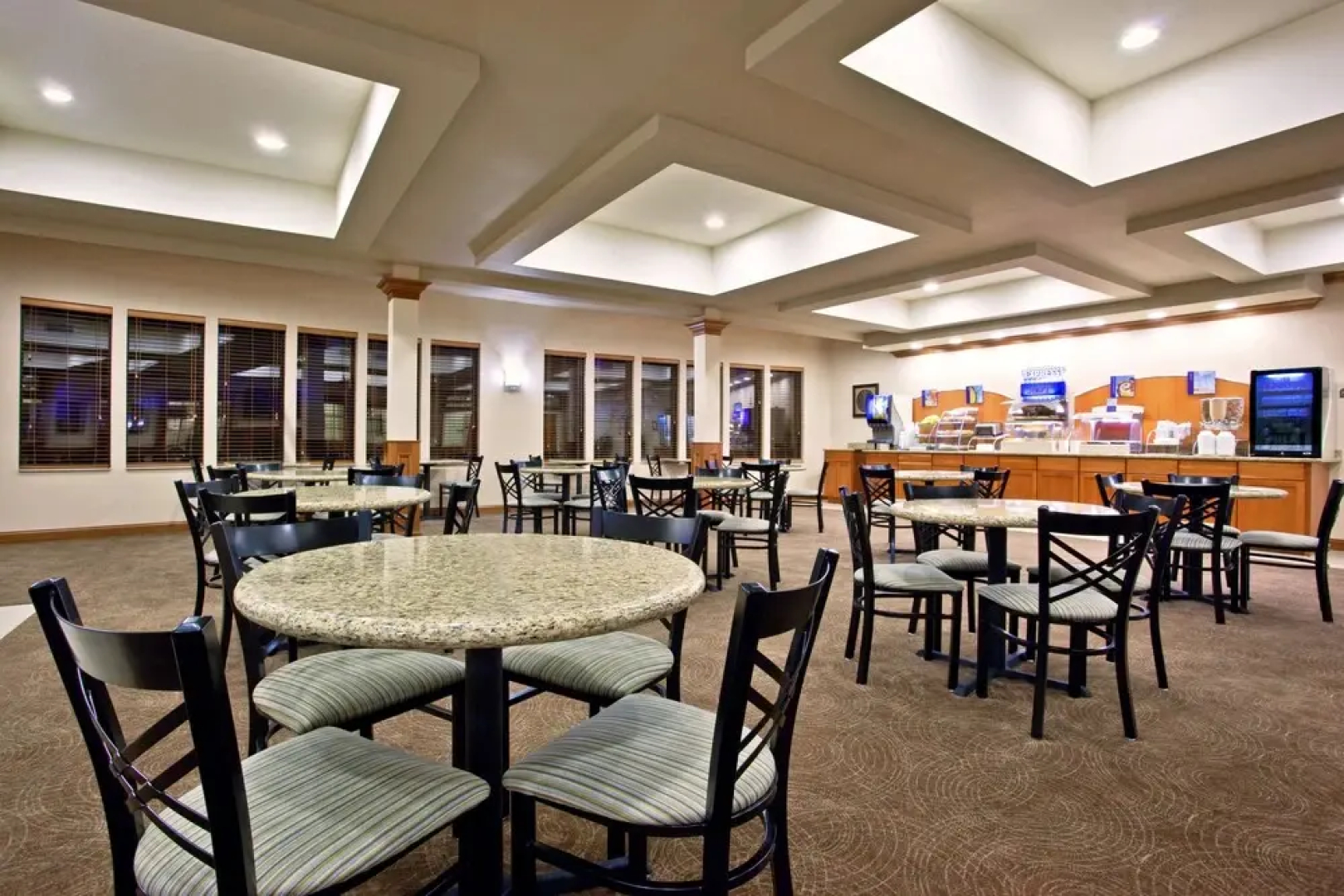 Holiday Inn Express And Suites Dayton North Tipp C