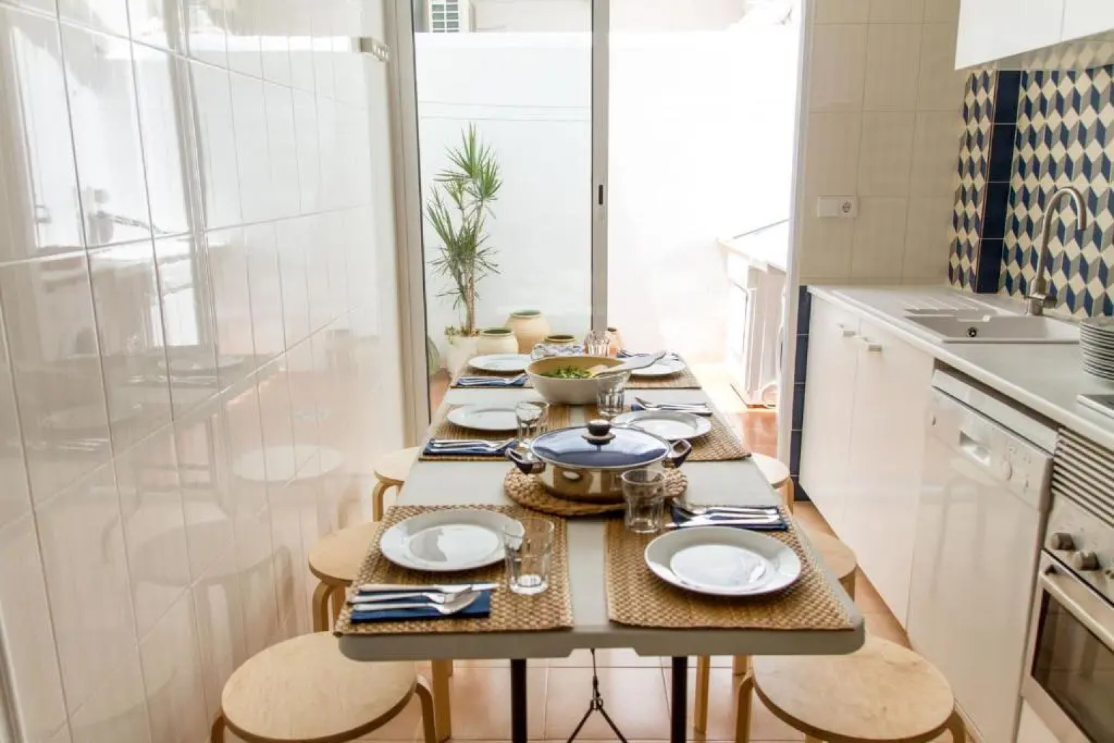 Tot un Mon-Beachfront House