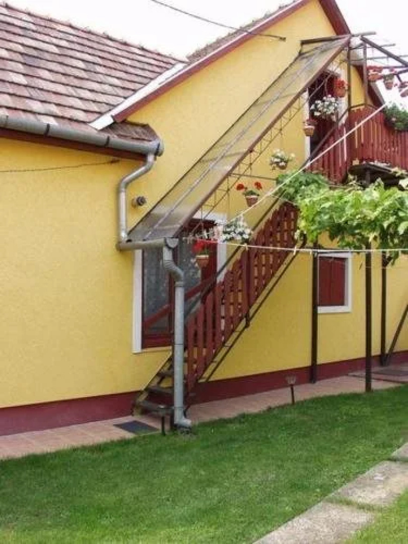 Zch Klra Utcai Apartman