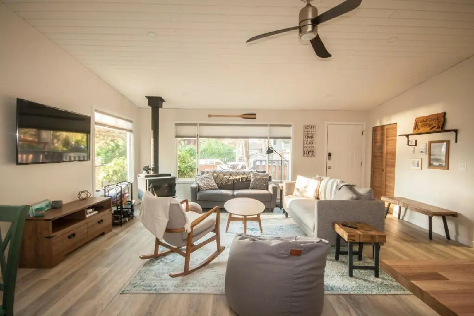 Cedar Creek Cottage 3BR - Welcome to your Oasis Steps from the Beach