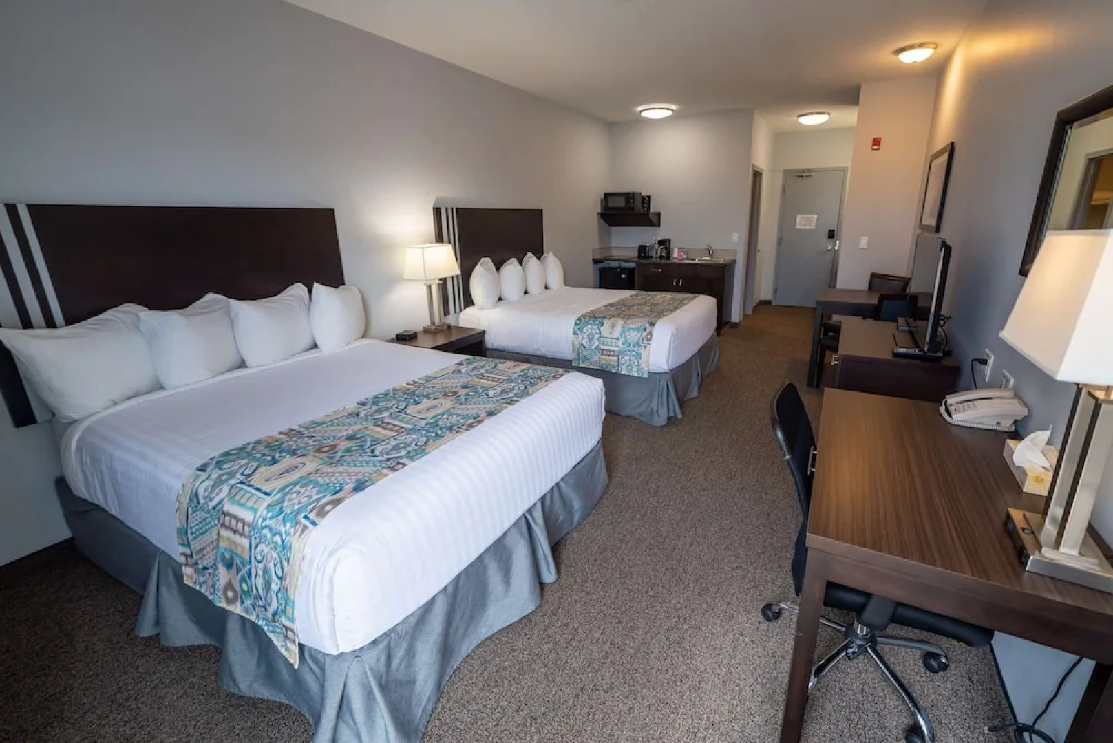 R & R Lakeview in Hardisty