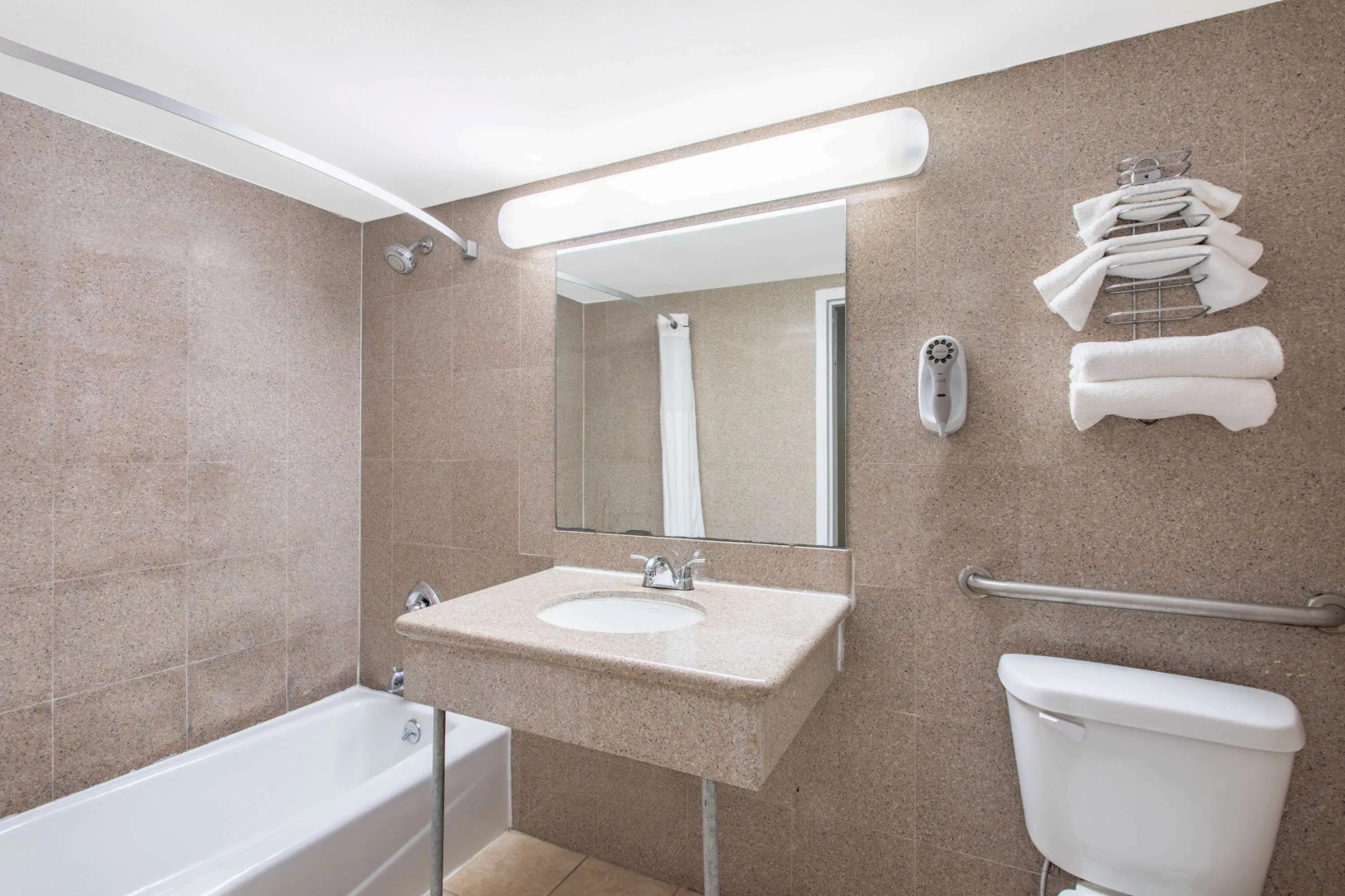 Days Inn by Wyndham Elmsford / White Plains