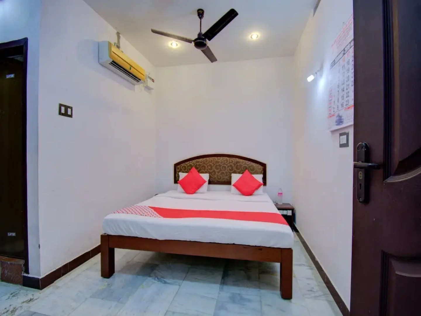 OYO 30435 Mahalashmi Park Hotel