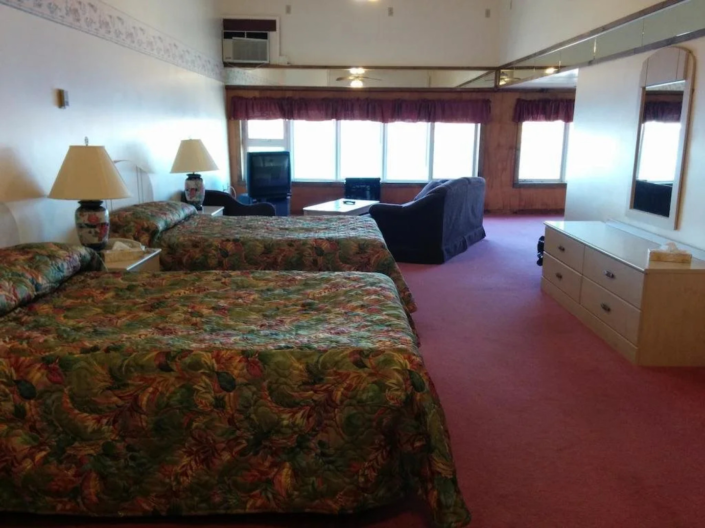 The Dockside Inn & Restaurant