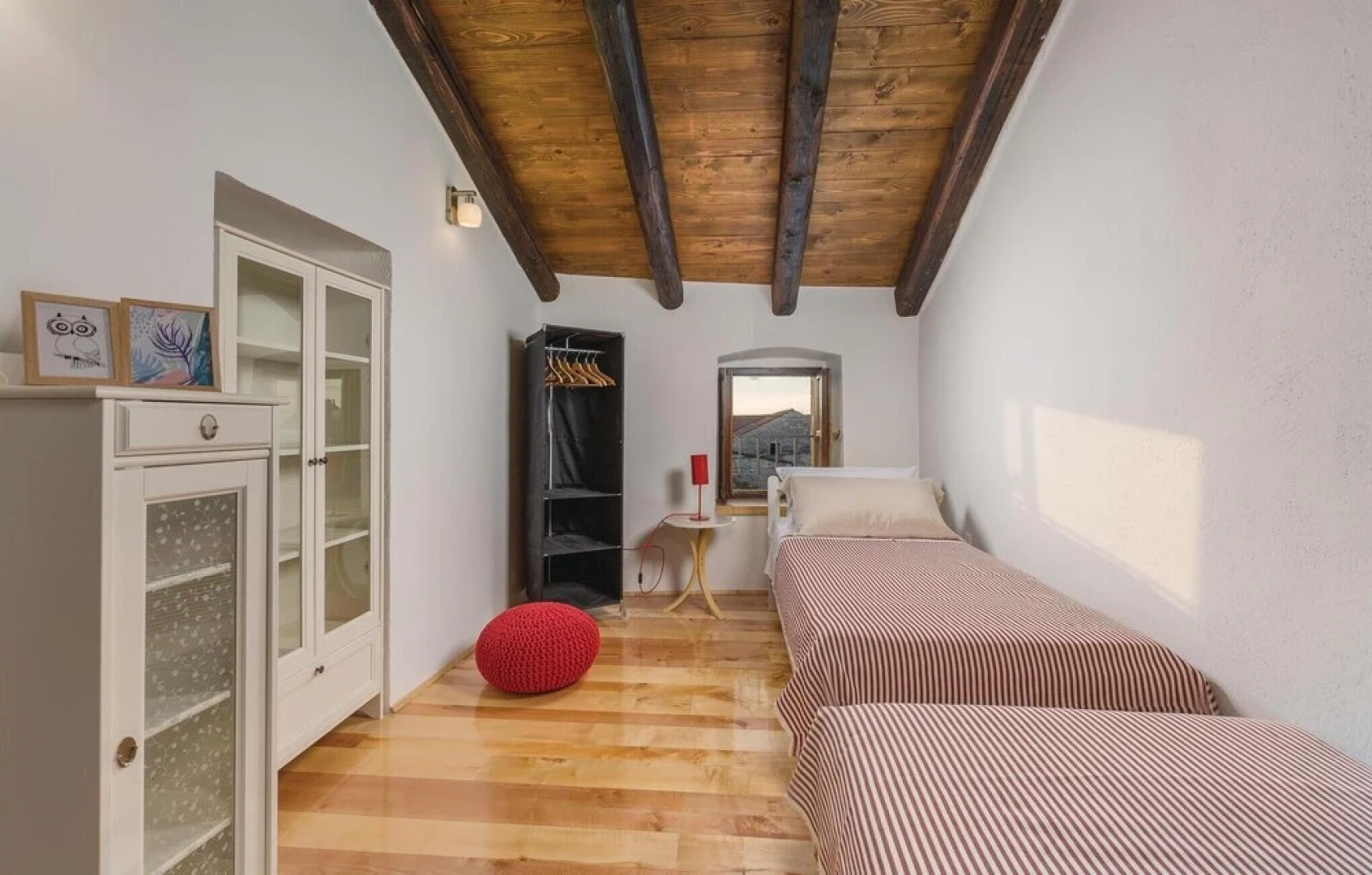 Beautiful Home in Kanfanar With Jacuzzi, Wifi and 7 Bedrooms