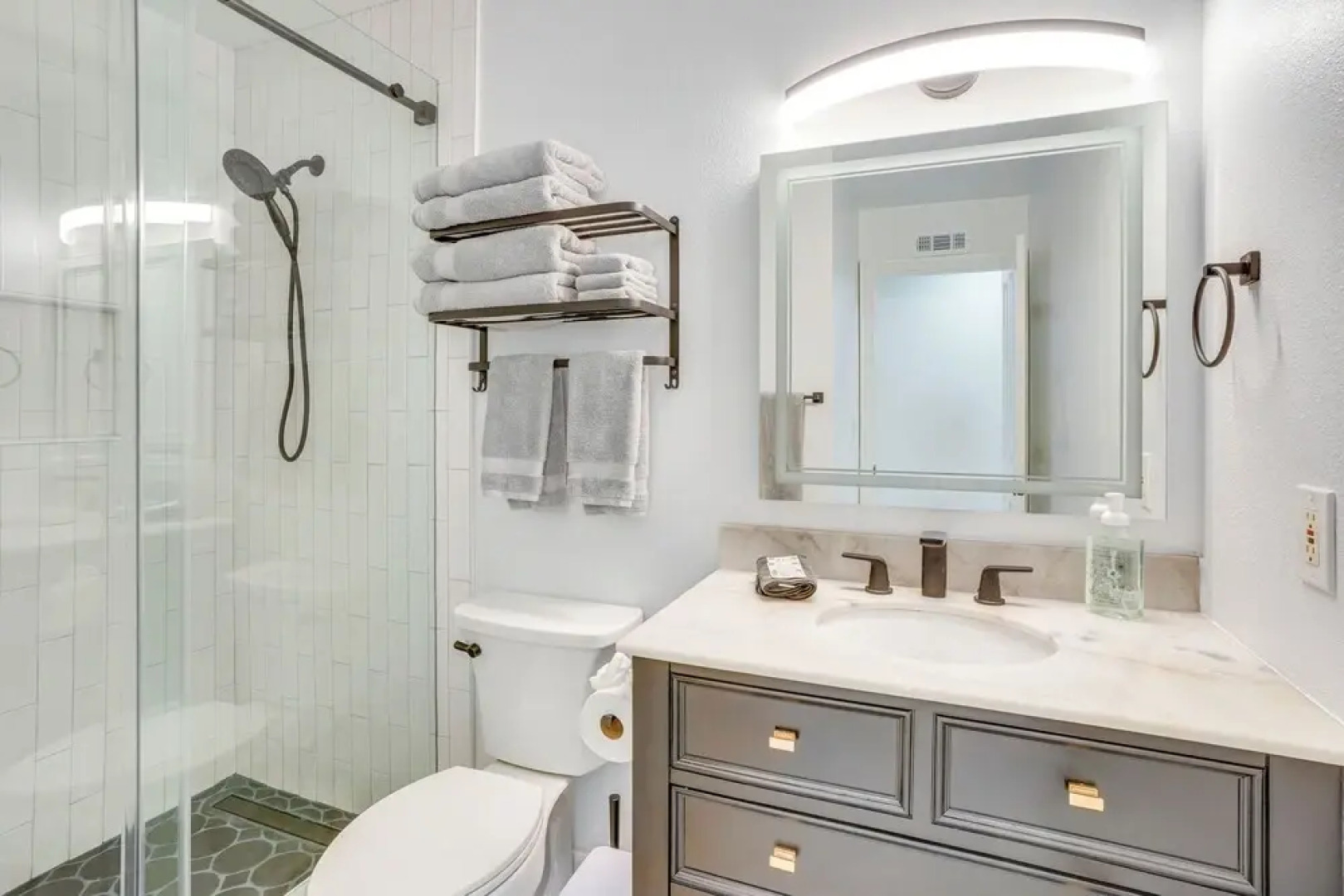 Idyllic Tustin Home w/ Private Patio & Grill