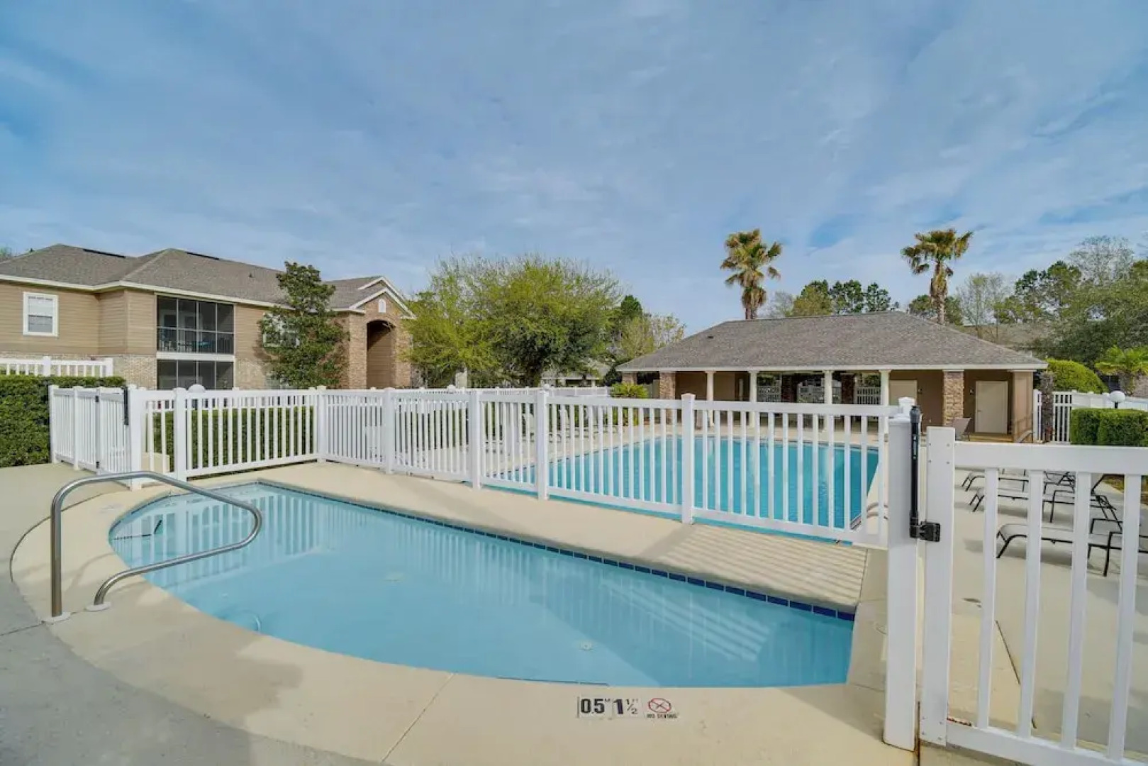 Foley Condo w/ Pool Access: 10 Mi to Gulf Shores!