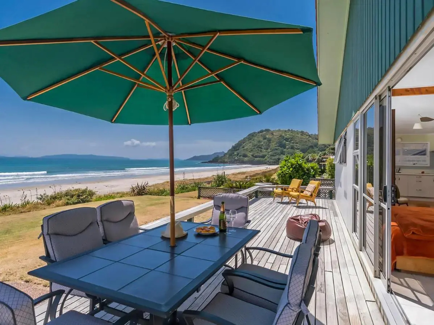 Beachfront Hideaway - Matarangi Holiday Home