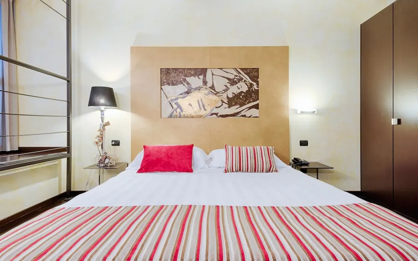 Continental Urban Art Hotel