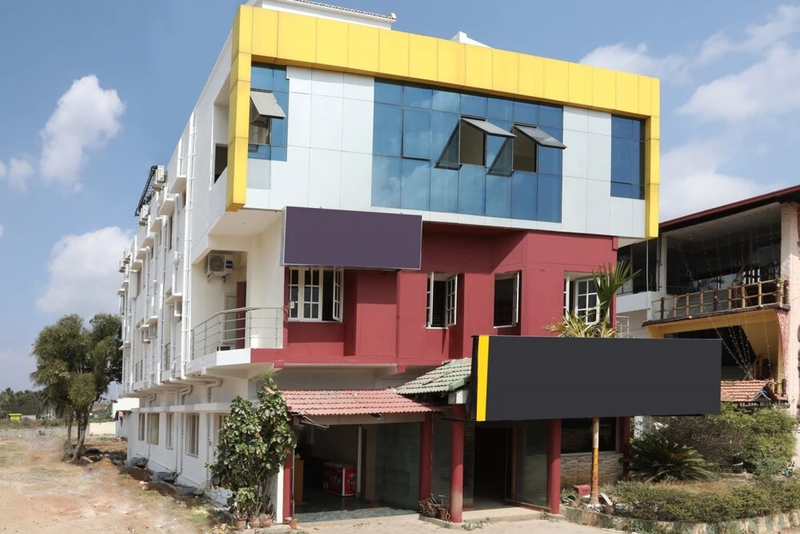 OYO 24663 Dsrr Comforts