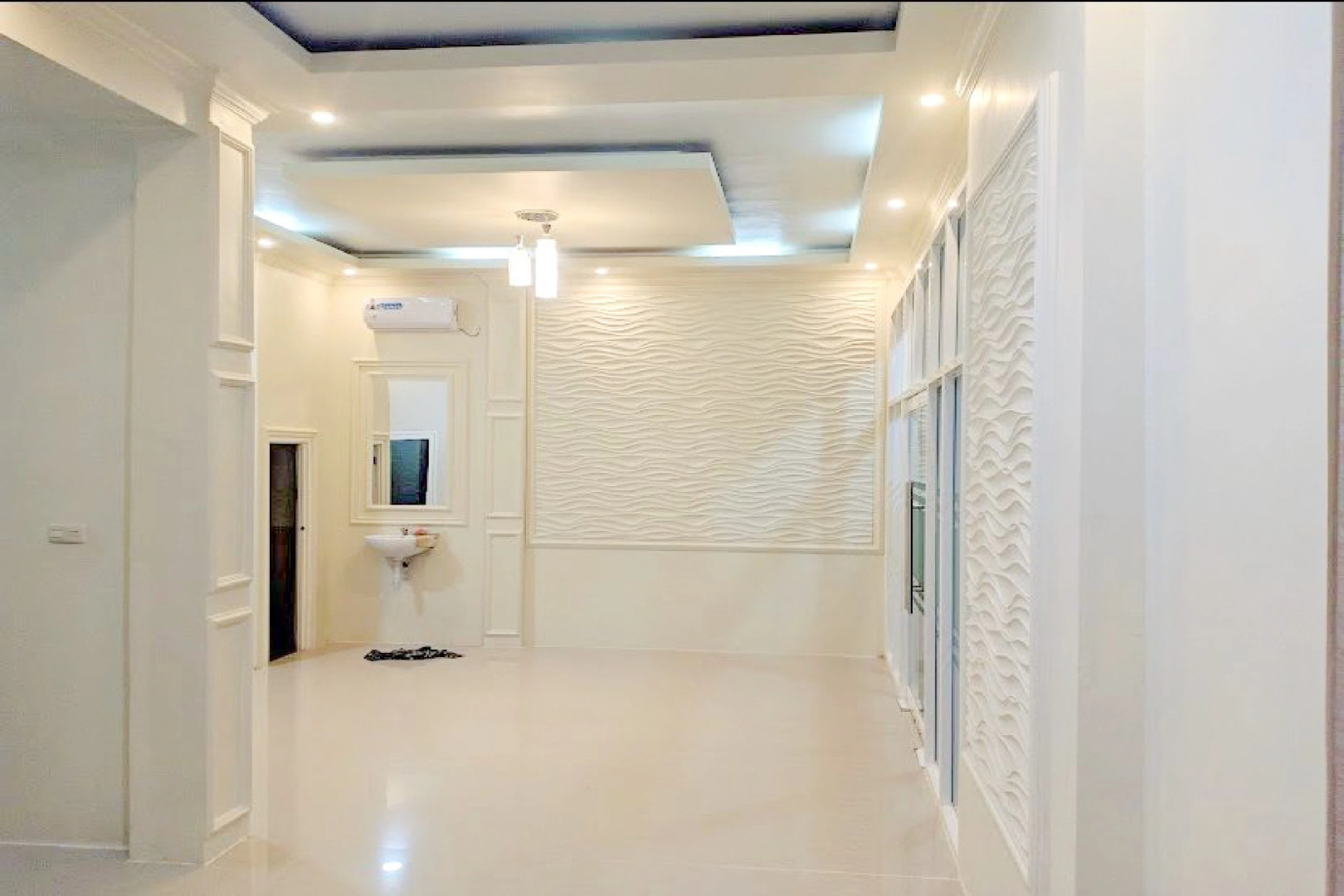 RedDoorz @ Karema Area Mamuju