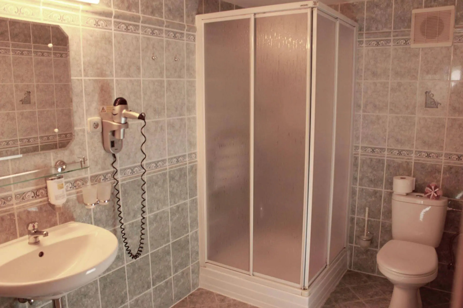 Lazensky Hotel Pyramida I