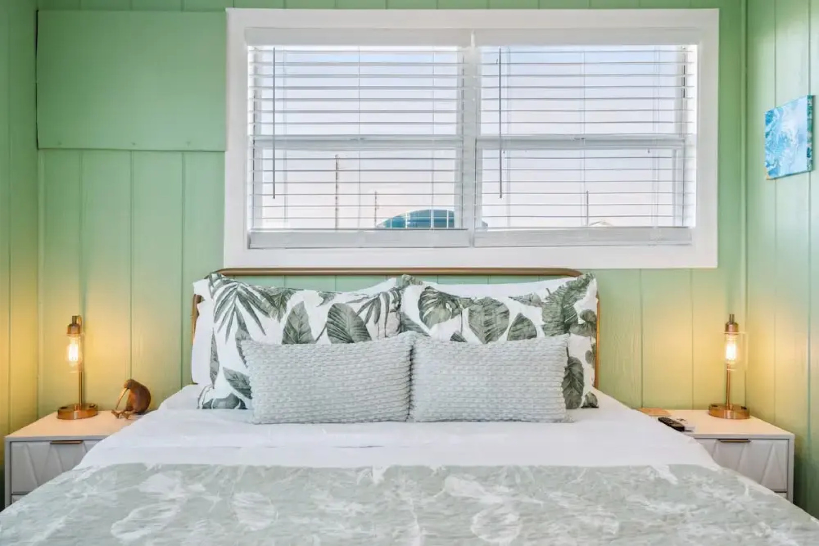 Mingo Manor 2 Bedroom Home by RedAwning