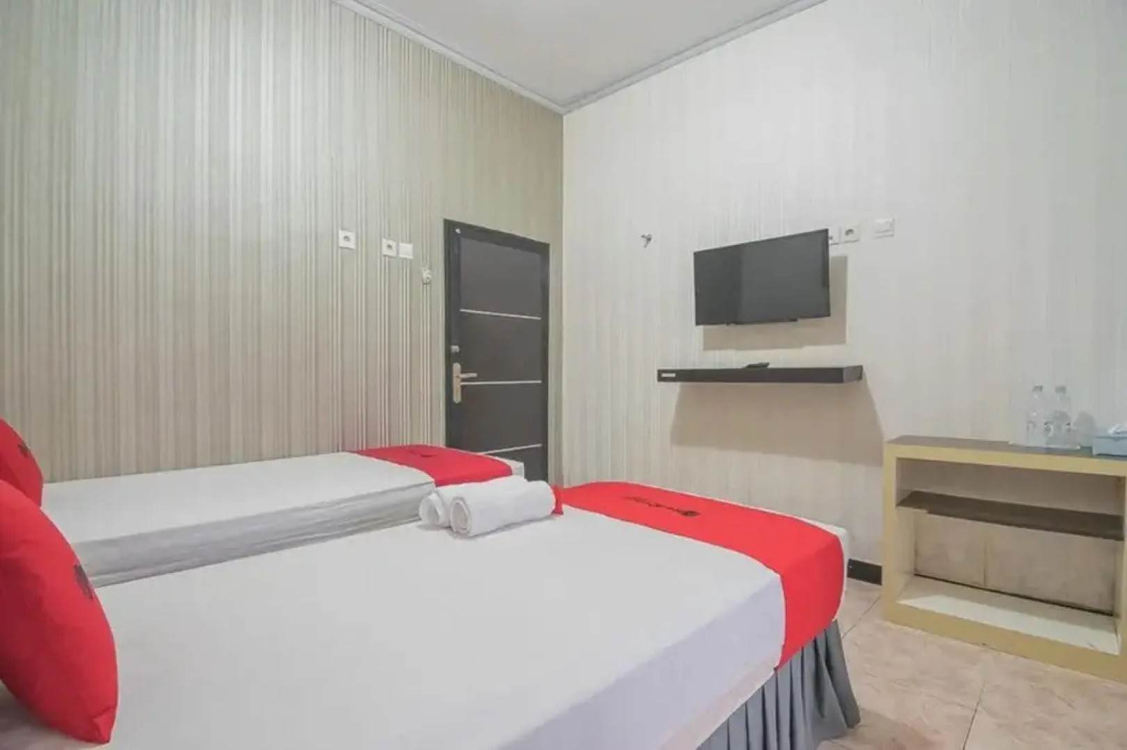 Hotel Aqila by Reddoorz