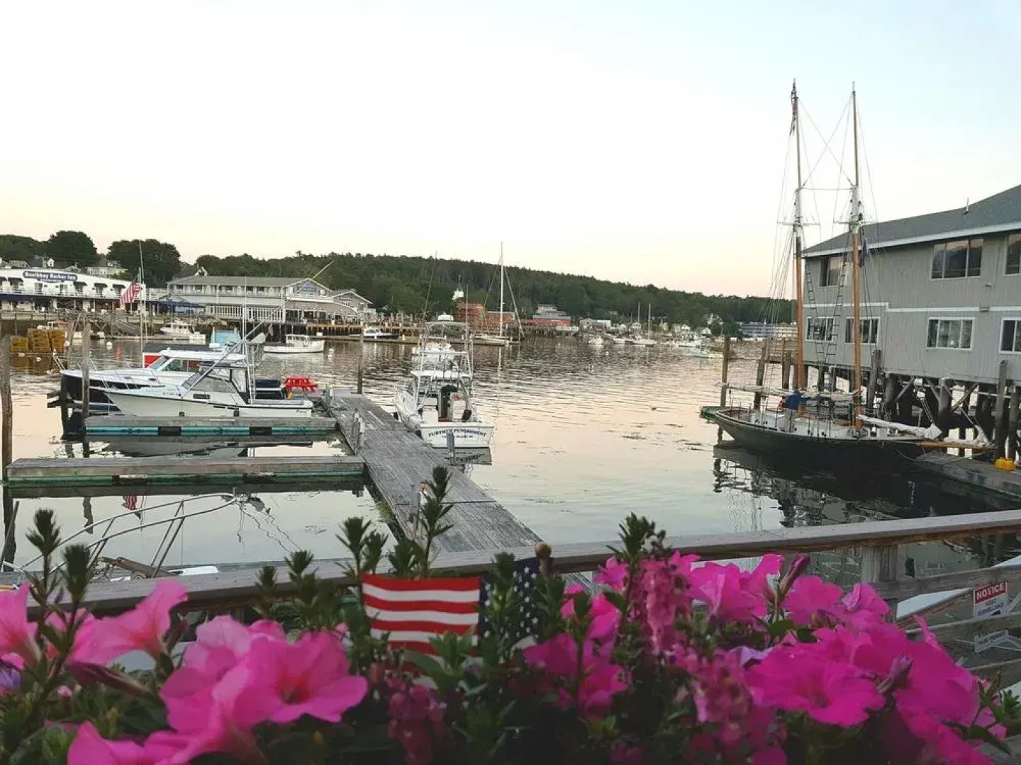 Harbor House Inn