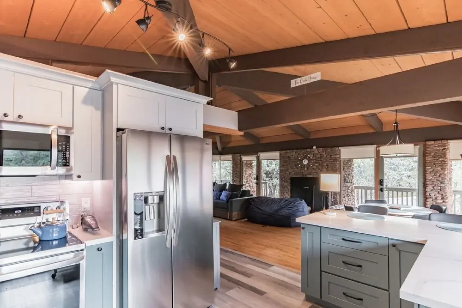 Glass House Elk Rim Pine 1 Bedroom Cabin by Redawning