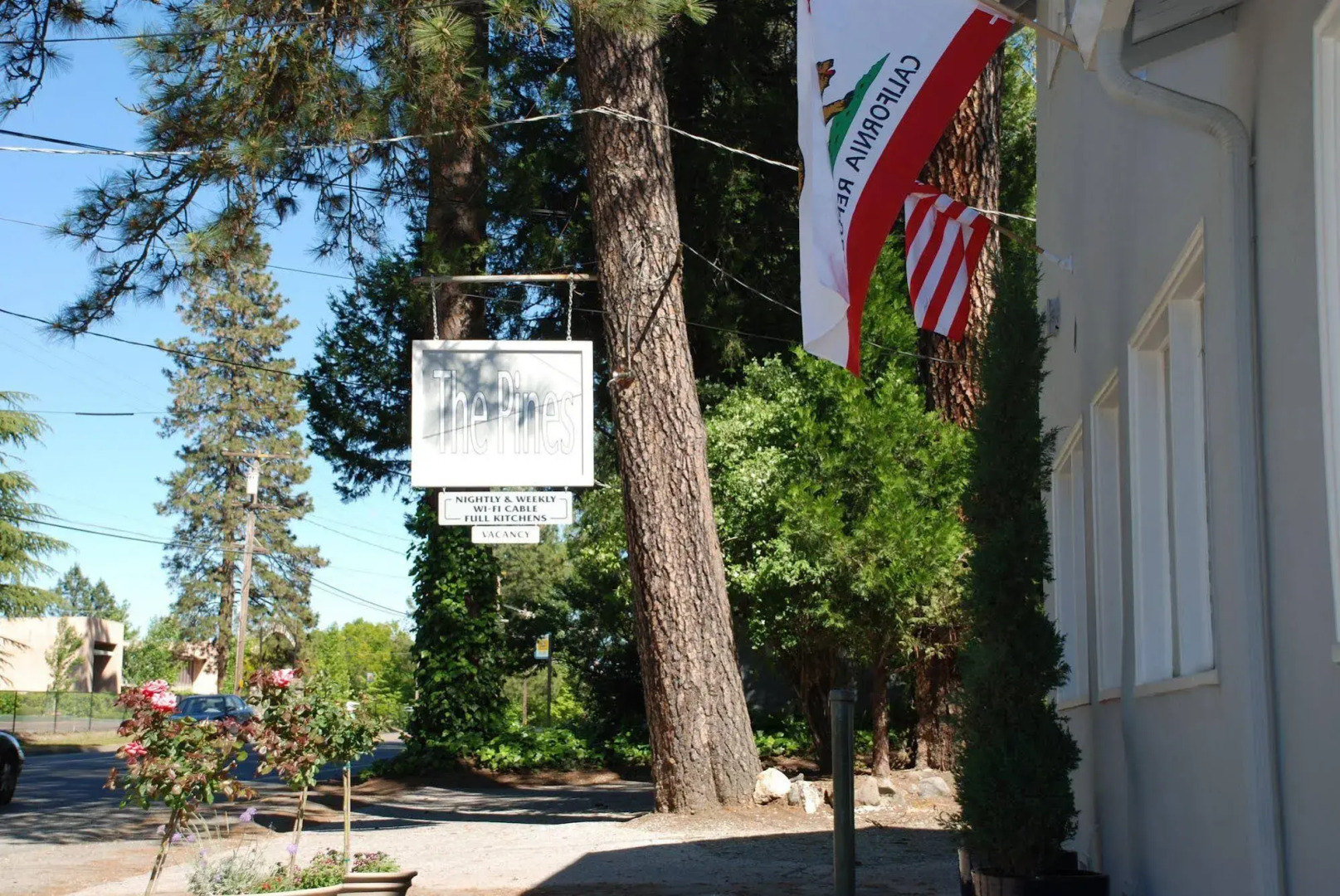 The Pines Inn and Cottages