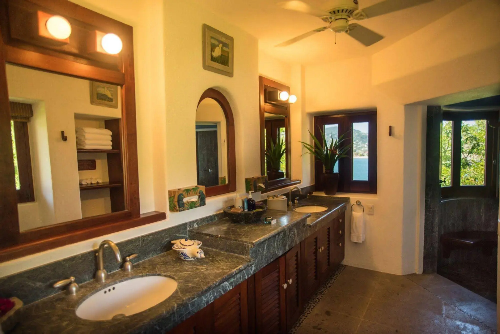 Villa El Murmullo by La Casa Que Canta