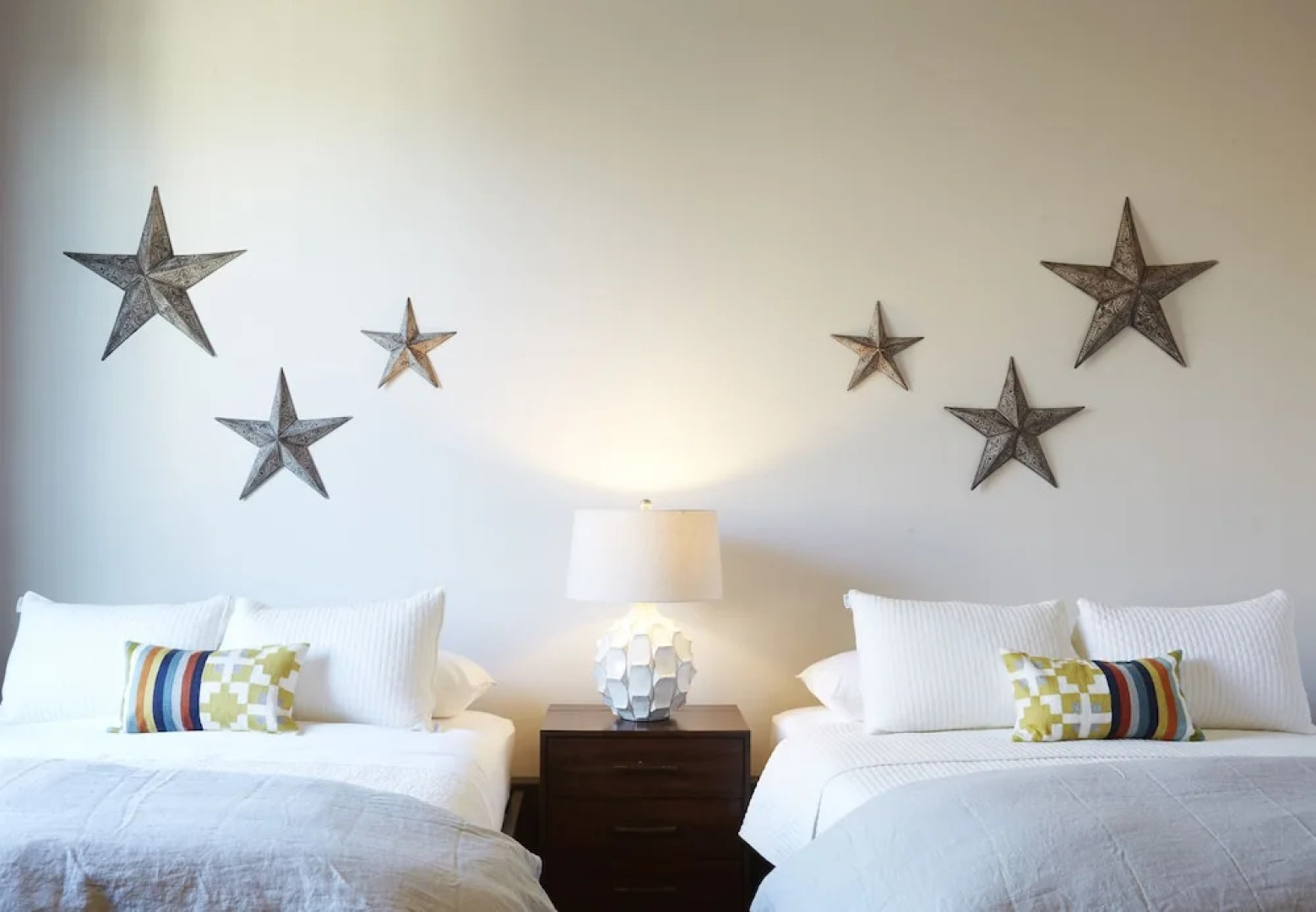 Kinn Guesthouse Bay View