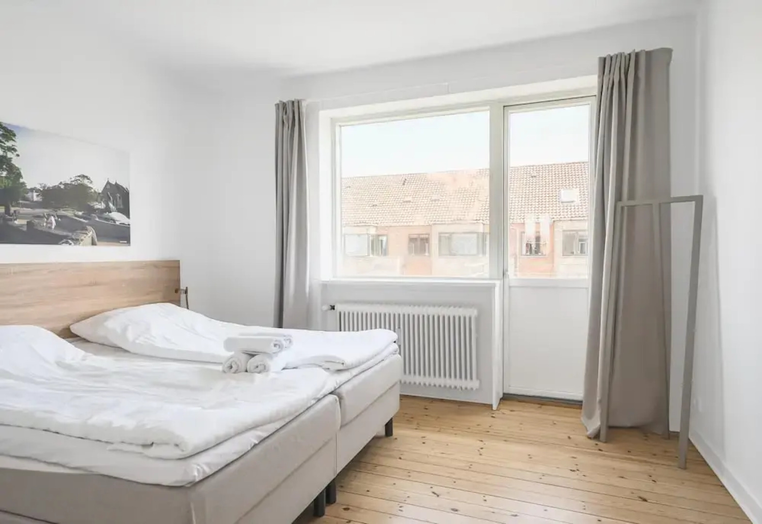 Fantastic 2-bed w Balcony in Charlottenlund