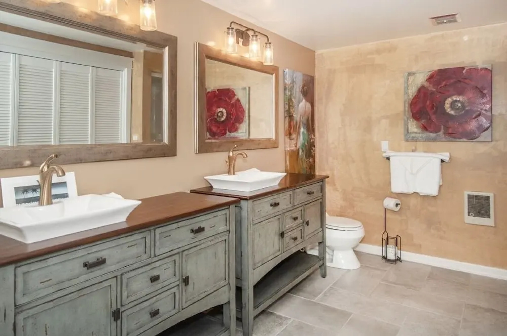 Pelican's Landing 2 Bedroom Home