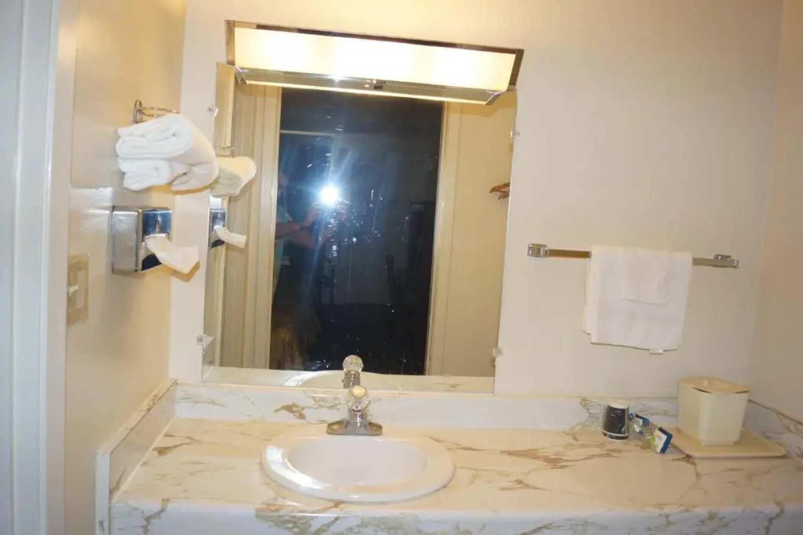 Country Squire Inn & Suites