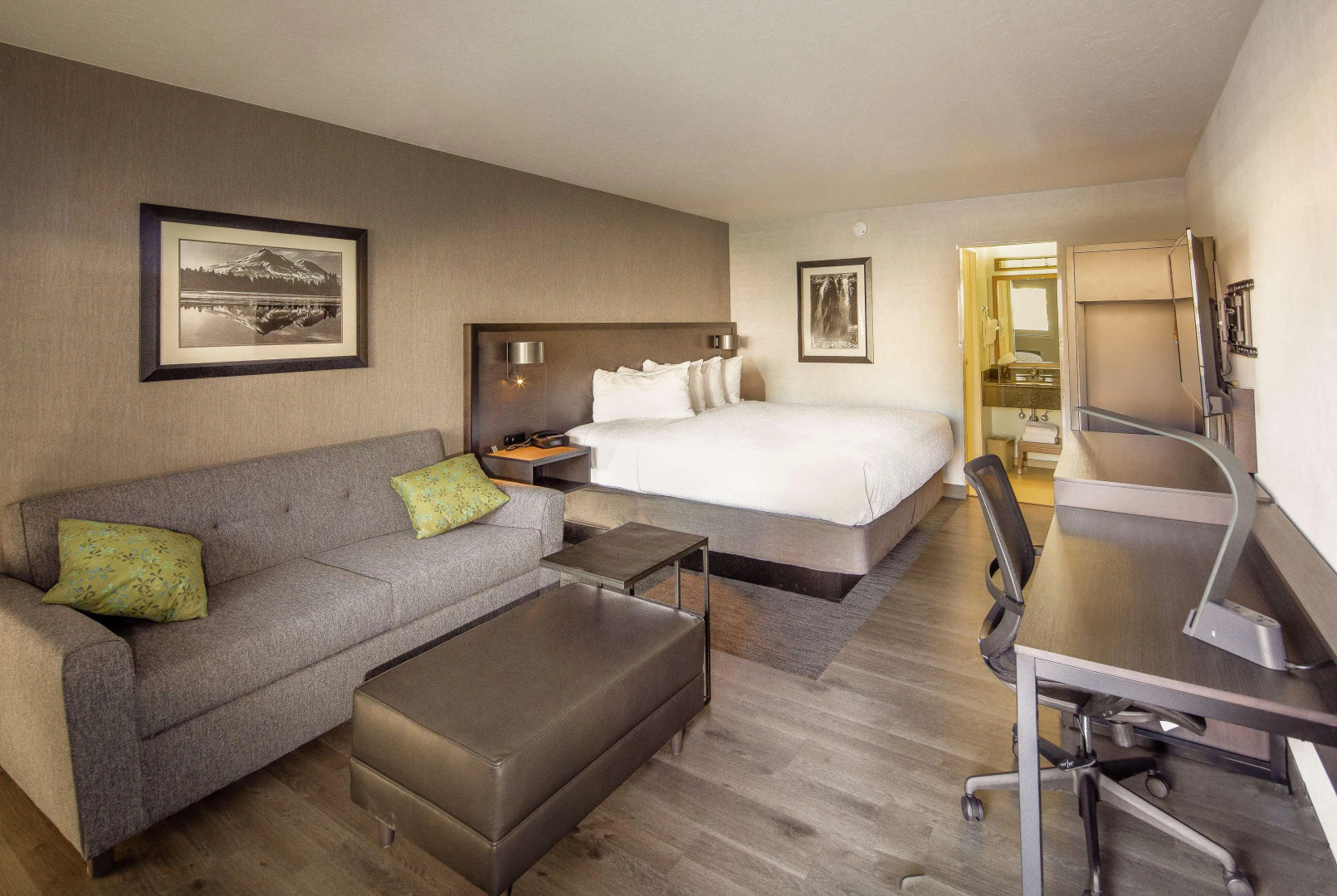 Best Western Plus Hilltop Inn