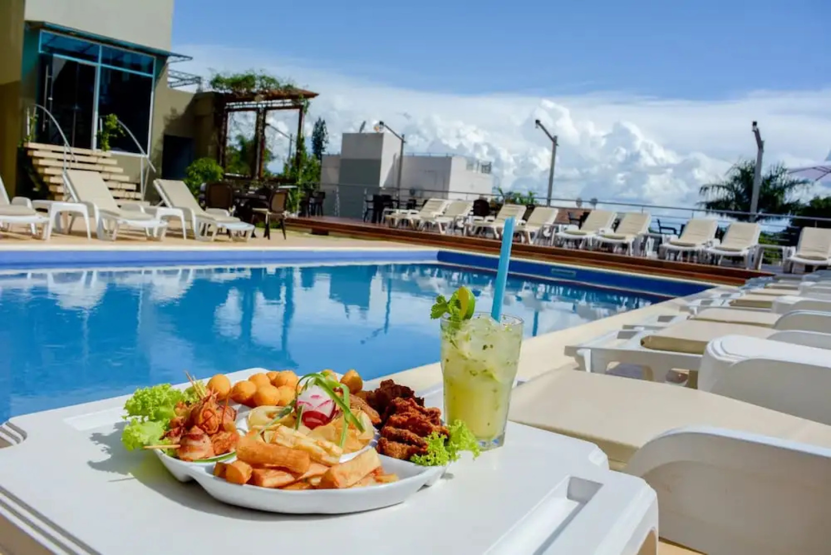 De la Trinidad Hotel