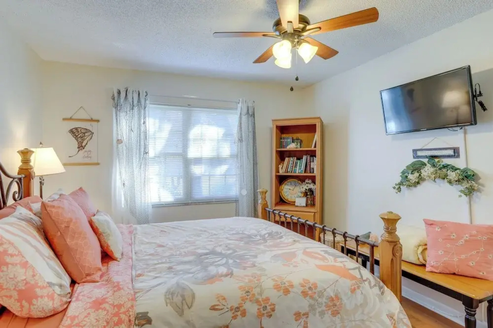 Prime Largo Vacation Rental w/ Lanai & Pool!