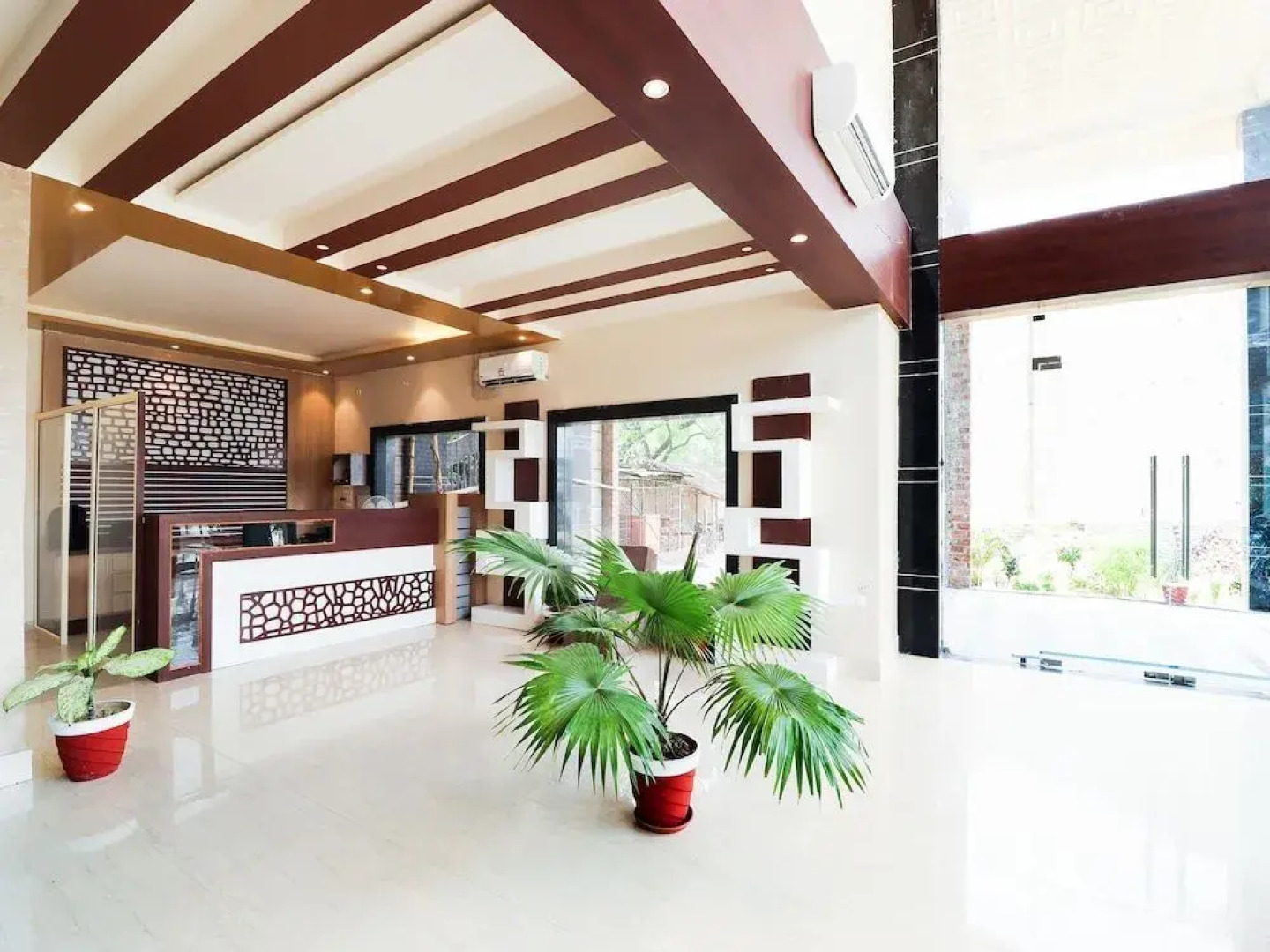 Hotel Bandhan by OYO Rooms