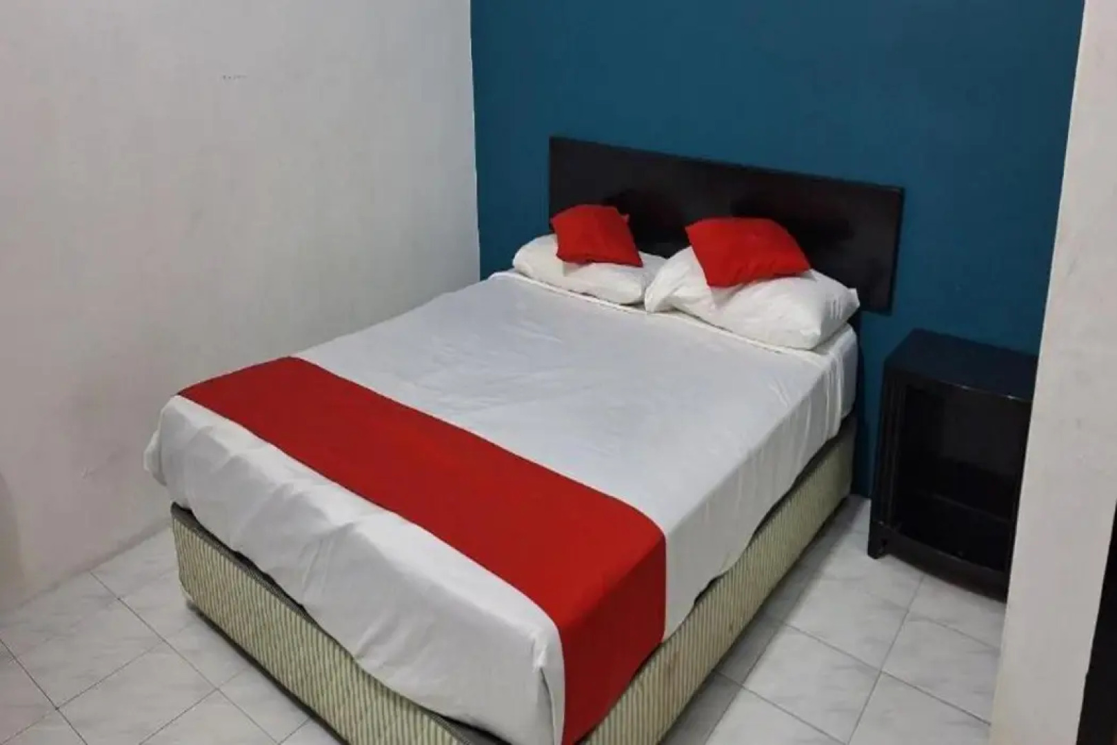 Hotel O Captain Hotel Cafe & Bistro