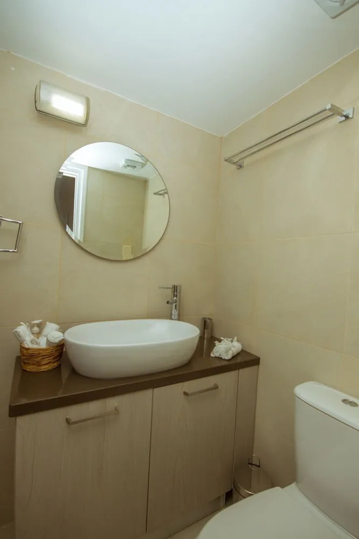 Thyone Uno Bal Cottage