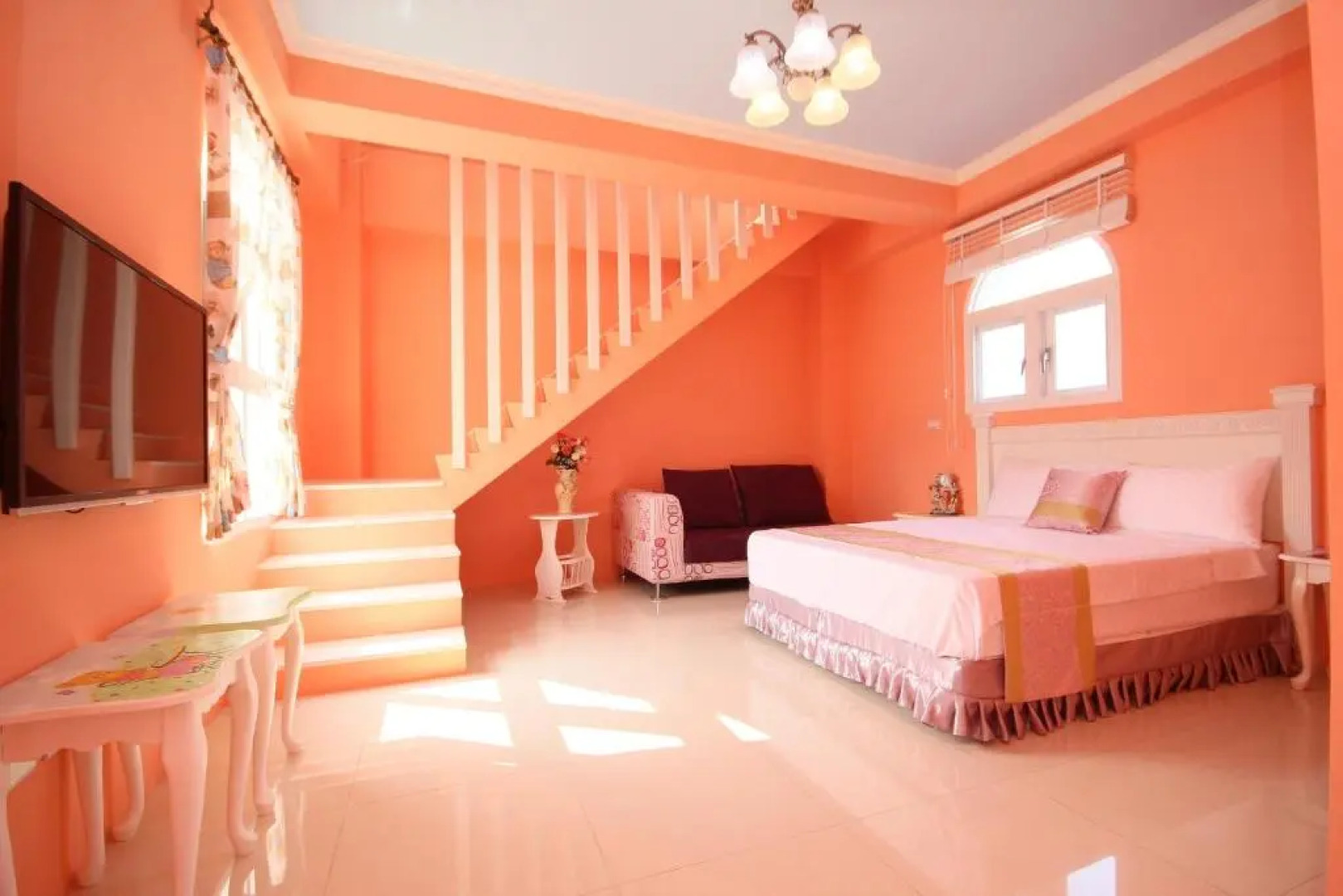 Decoupage Bed and Breakfast