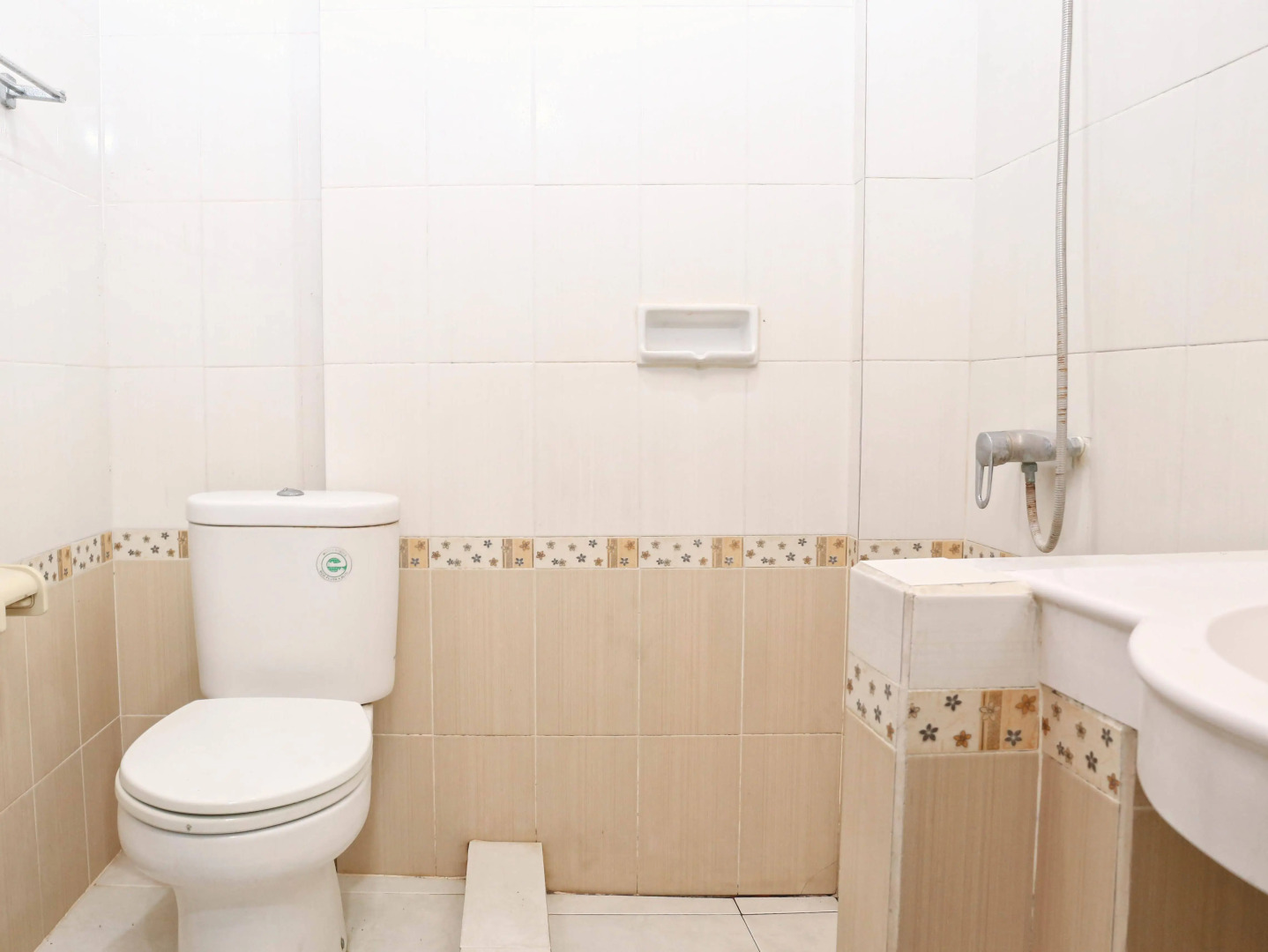 RedDoorz @ Pratama Nusa Dua