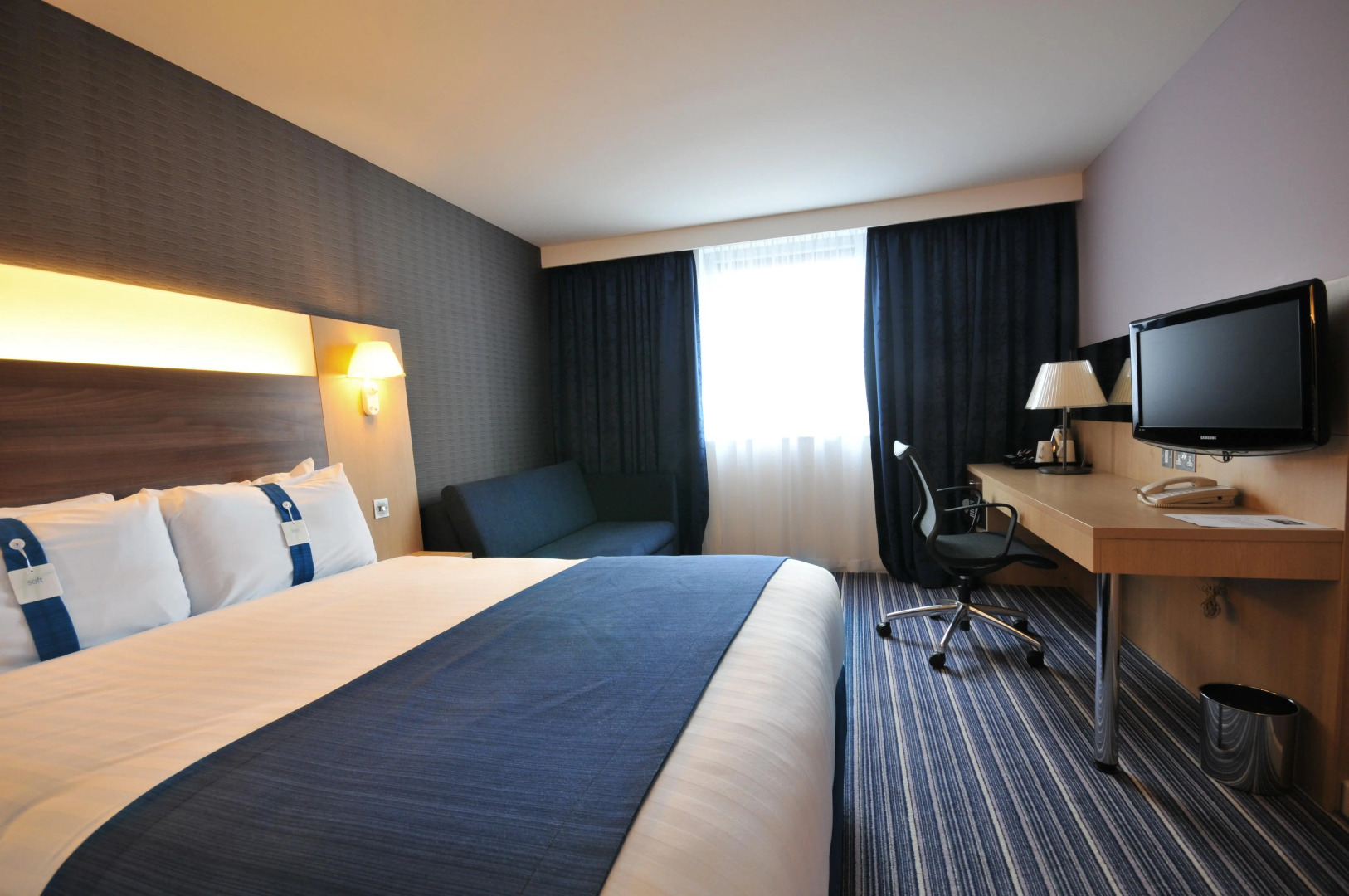 Holiday Inn Express Leigh - Sports Village by IHG