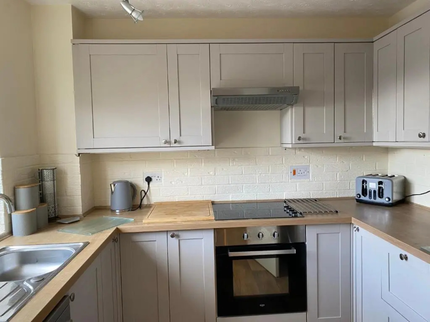 Waterfront House In The Heart Of St Neots