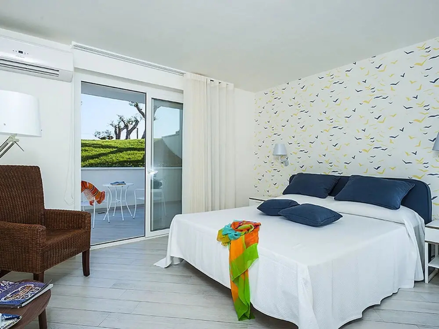 Villa with Private Swimming Pool & Hot Tub near Sea, Modica